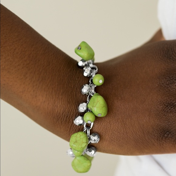 Pealo princess green necklace - Picture 2 of 2